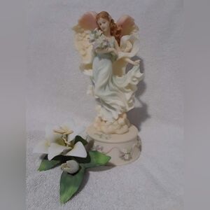 Vintage Seraphim Classics Lily angel figurine